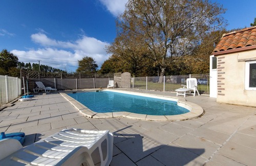 Guizengeard House | Holiday Home 'La Grange' with Private Pool, Private Terrace and Wi-Fi
