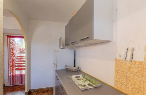 Gravieres House | Holiday Home 'La Grange' with Mountain View, Shared Pool and Air Conditioning