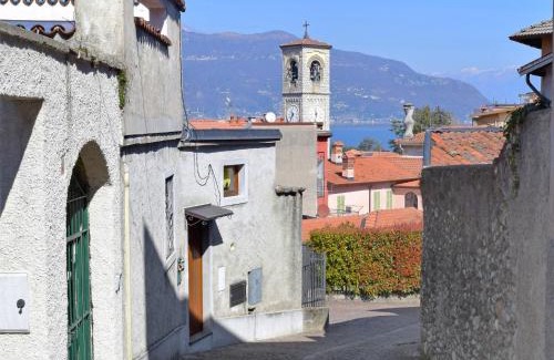 Porto Valtravaglia House | Holiday Home La mia Casetta by Interhome