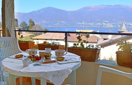 Porto Valtravaglia House | Holiday Home La mia Casetta by Interhome