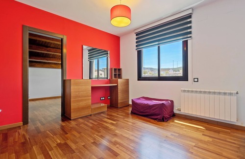 Albinyana House | Holiday Home 'La Mediterranea Village' with Mountain View, Wi-Fi and Air Conditioning