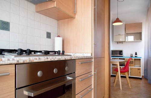 Germignaga House | Holiday Home 'La Piazzetta' with Mountain View and Wi-Fi
