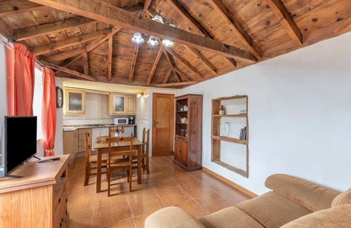 El Granel House | Holiday Home 'La Rehoya' with Sea View, Private Terrace and Wi-Fi