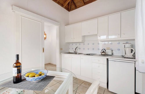 El Paso House | Holiday Home 'La Villa La Palma - 1 Dormitorio' with Sea View, Wi-Fi and Air Conditioning