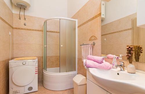 Medvidici House | Holiday Home Lara by Interhome