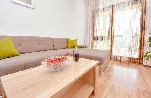 Pridraga House | Holiday Home Laura by Interhome