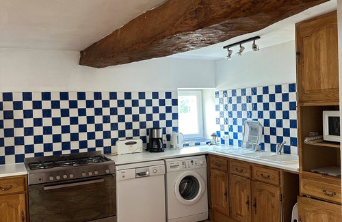 Surgeres House | Holiday Home 'Le Colombier' with Private Terrace, Private Garden and Wi-Fi