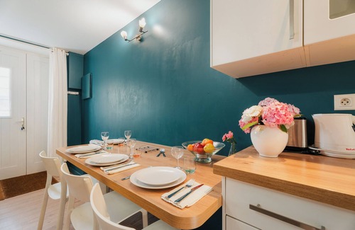 Cancale House | Holiday Home 'Les Mouettes Cancale' with Private Terrace and Wi-Fi