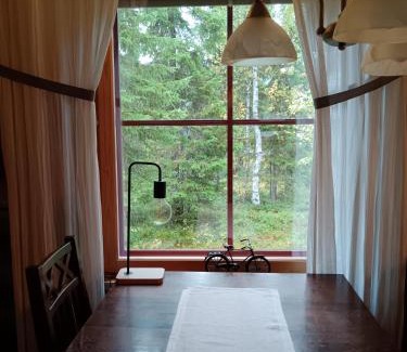 Akaslompolo Apartment | Holiday Home Lumikieppi