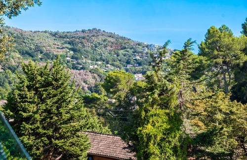 Pegomas House | Holiday Home 'Méli Mélo' with Mountain View, Private Pool and Air Conditioning