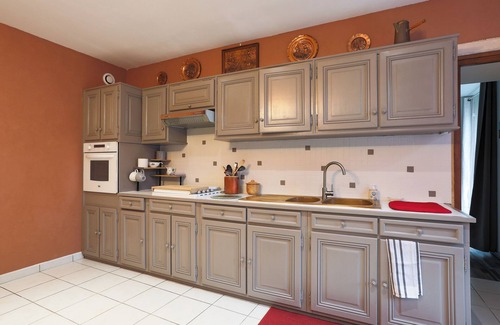 Plelo House | Holiday Home 'Magnifique Cadre Calme Et Verdoyant' with Private Terrace, Private Garden and Wi-Fi