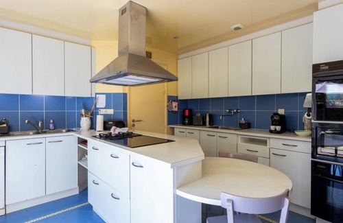 Perros-Guirec House | Holiday Home 'Maison Bretonne Madame Est Servie 4' with Sea View