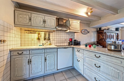Morgat House | Holiday Home 'Maison 15pers 300m De La Plage' with Private Terrace, Private Garden and Wi-Fi