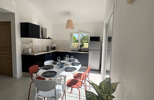 Sainte-Foy House | Holiday Home 'Maison Proche Vendée Globe 6p' with Private Terrace and Air Conditioning
