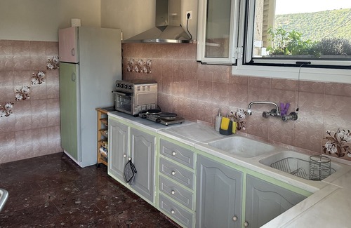 Leivathos House | Holiday Home 'Marble's Residence' with Mountain View, Wi-Fi and Air Conditioning