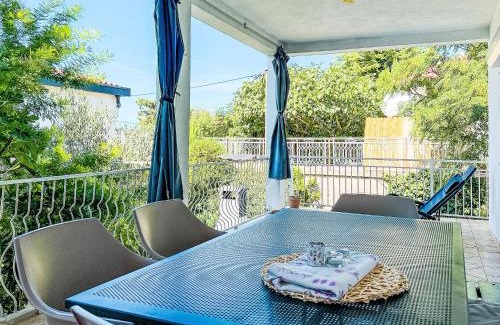 Rovanjska House | Holiday Home Matkovic by Interhome