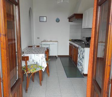 Lipari Historic Centre Apartment | Holiday home Mennulita