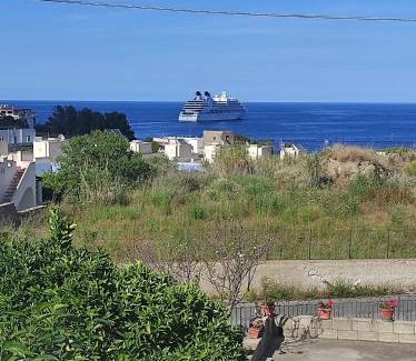 Lipari Historic Centre Apartment | Holiday home Mennulita