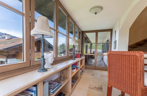 Unterwoessen House | Holiday Home 'Mit Bergpanorama' with Mountain View, Private Terrace and Wi-Fi