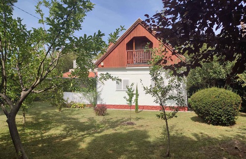 Balatonfoldvar House | Holiday home near the beach with Wi-Fi and large terrace