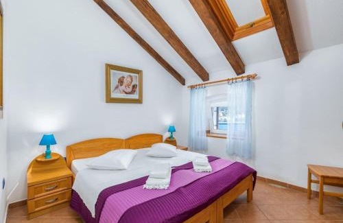 Cres Apartment | Holiday Home near Beach in Croatia