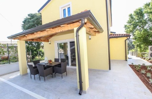 Mugeba House | Holiday home near Poreč, 2 km from the sea