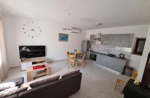 Drnis House | Holiday Home Nena