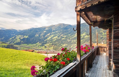 Rohrberg House | Holiday Home 'Oberlehen Hof' with Mountain View and Private Terrace