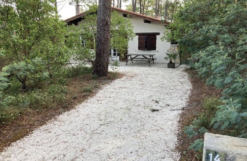 Piraillan House | Holiday Home 'Piraillan Foret' with Private Garden