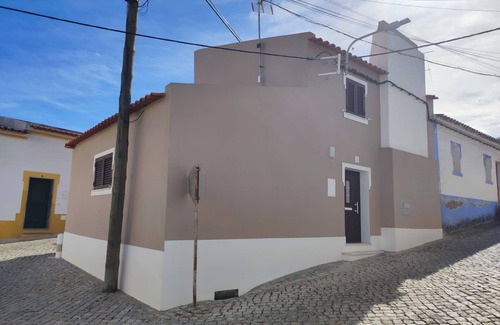 Elvas House | Holiday Home 'Rua Da Avó' with Wi-Fi
