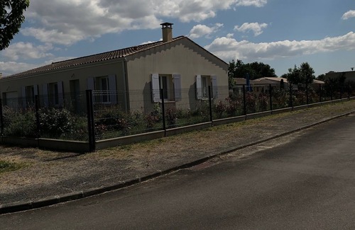 Pisany House | Holiday Home 'Sérénité' with Private Terrace, Private Garden and Wi-Fi