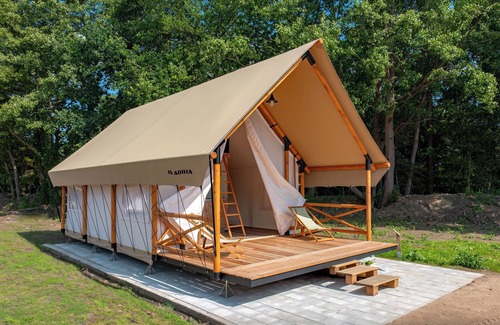 Grossenbrode House | Holiday Home 'Safarizelt' with Private Terrace, Wi-Fi and Air Conditioning