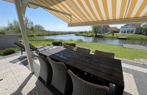 Makkum Apartment | Holiday home Satijnduiker