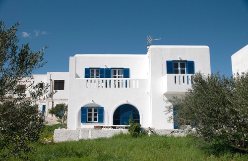 Drios House | Holiday Home 'Sea 2 Sky Garden 1' with Sea View, Wi-Fi and Air Conditioning
