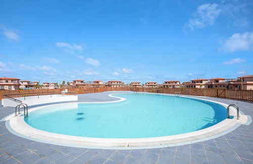 La Oliva House | Holiday Home 'Sunny Home' with Pool, Garden & Wi-Fi