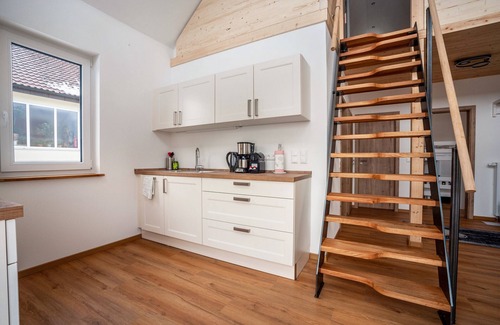 Krumbach House | Holiday Home 'Tiny Time' with Private Terrace, Shared Garden and Wi-Fi
