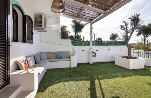 Altura Villa | Holiday Home 'Villa Altura Beach' with Terrace & Wi-Fi