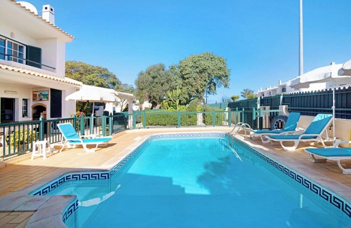 Urbanizacao dos Calicos House | Holiday Home "Villa Catarina" with Pool & Wi-Fi