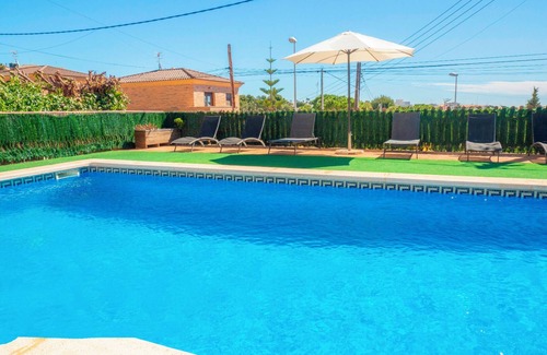 Segur de Calafell House | Holiday Home 'Villa Sunset' with Sea Views, Wi-Fi and Air Conditioning