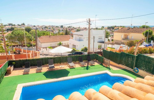 Segur de Calafell House | Holiday Home 'Villa Sunset' with Sea Views, Wi-Fi and Air Conditioning