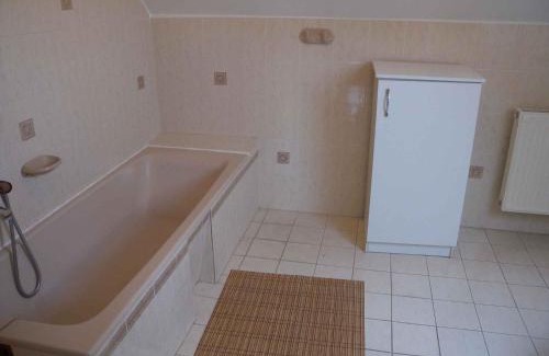 Vonyarcvashegy House | Holiday home Vonyarcvashegy/Balaton 31295