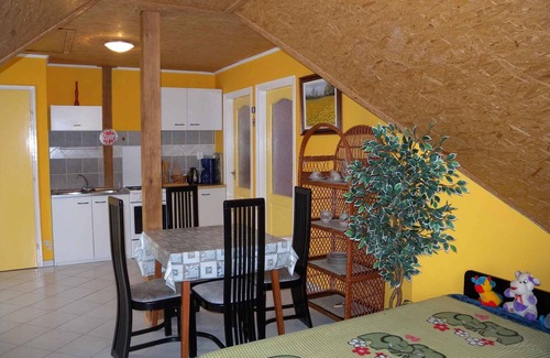 Balatonkeresztur House | Holiday home with outdoor swimming pool and garden
