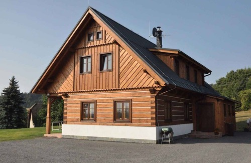 Zahori House | Holiday home with fireplace