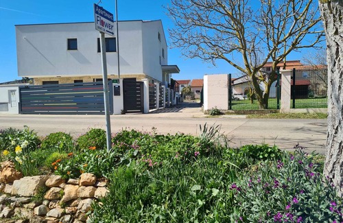 Sikici House | Holiday home with large terrace and air conditioning