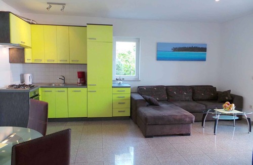 Milcetici House | Holiday home With pool 100 m from the beach