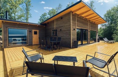 Lonashult House | Holiday home with sauna and lake view in scenic Lonashult