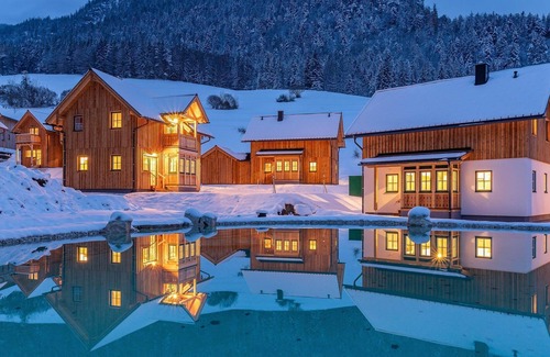 Grundlsee House | Holiday home with two flat units near Grundlsee