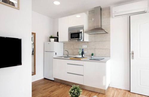 Zahora House | Holiday Home 'Zahora Qg' with Mountain View, Wi-Fi and Air Conditioning
