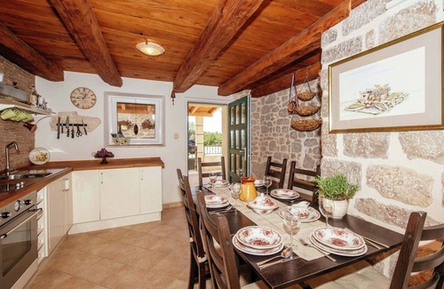 Zaton Obrovacki House | Holiday Home Zaton with Pool near River Canyon