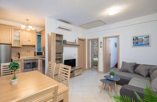 Blace House | Holiday house Blace for 1 - 10 persons with 4 bedrooms - Holiday house